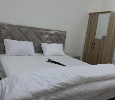 Al Khuwair Appartement | شارع المها بجانب اسواق المايا