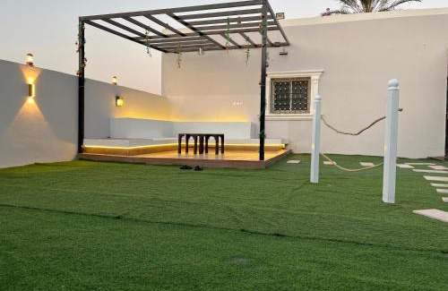 Al Aqiq Chalet De Ski | شاليه وحديقة التوت بمسبح