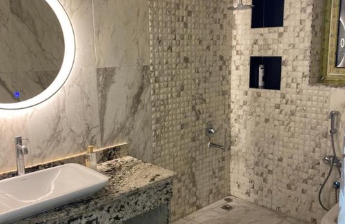 Al Duqqi Appartement | شقة الخليج