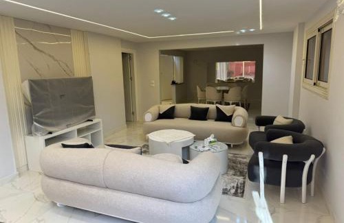Al Duqqi Appartement | شقة فاخرة مفروشة تطل على النيل بالجيزة