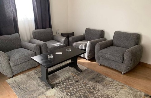 Al Duqqi Appartement | شقة فندقية بشارع جامعة الدول العربية