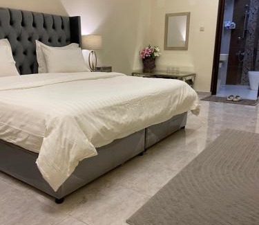 Riyad Al Khabra Appartement | شقة فندقية غرفتين نوم وغرفة معيشة ومدخل خاص وباركنج سيارة