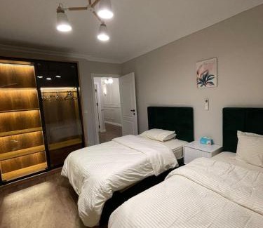 Al Duqqi Appartement | شقة فندقيه للإيجار اليومي او الشهري