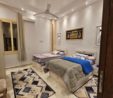 Ad-Darb al-Ahmar Appartement | شقة كبيره و انيقة بجانب مسجد الأزهر و مقابل مسجد الحسن و الحسين