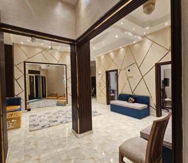 Ad-Darb al-Ahmar Appartement | شقة كبيره و انيقة بجانب مسجد الأزهر و مقابل مسجد الحسن و الحسين