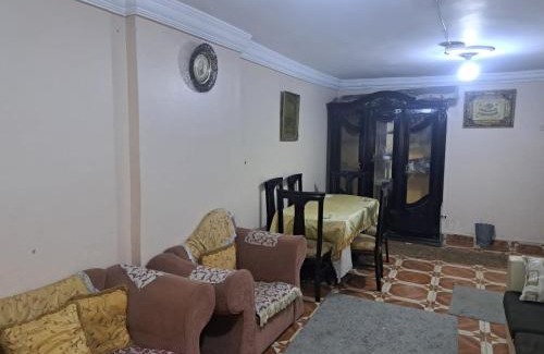 Tukh Appartement | شقة مفروشة 5 سراير في كامب شيزار