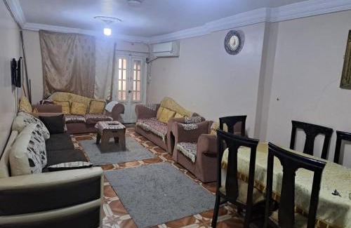Tukh Appartement | شقة مفروشة 5 سراير في كامب شيزار
