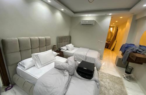 Al Duqqi Appartement | شقه فندقيه حديثه فرش جديد بالمهندسين للإيجار