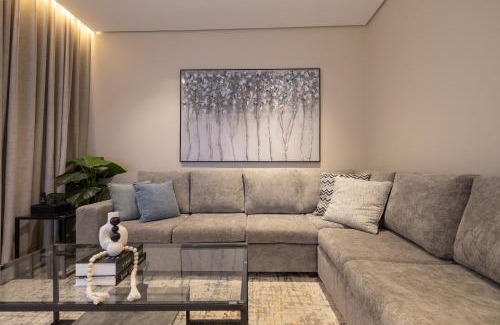 Riyadh Appartement | شقه 6 فاخره ثلاث غرف نوم وجلسه خارجيه صغيرة