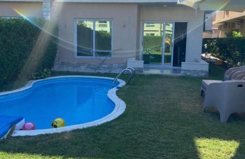 Al-Burulus Villa | فيلا رائعة فرش مودرن على بحر مارينا دلتا