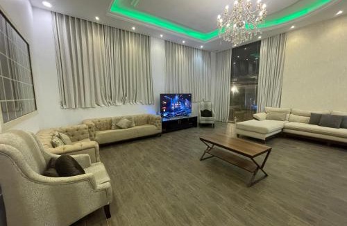 Dhahban Chalet De Ski | منتجع واستراحة اليخت