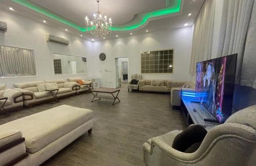 Dhahban Chalet De Ski | منتجع واستراحة اليخت