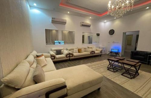 Dhahban Chalet De Ski | منتجع واستراحة اليخت