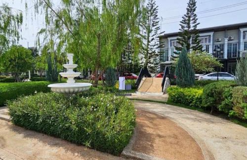 Khon Kaen Station Balnéaire | ทาวน์โฮมโกเด้นนีโอ ริมบึงแก่นนคร ขอนแก่น