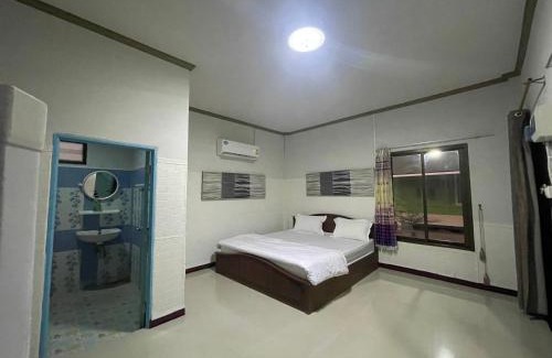 Wichian Buri Hôtel | บุญพน รีสอร์ต Maldives resort&restaurant