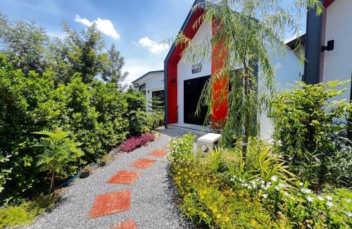 Racha Thewa Chalet De Ski | บ้านต้นลมสุวรรณภูมิ Baantonlom suvarnabhumi