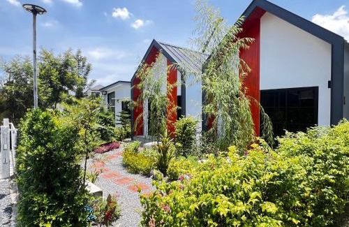 Racha Thewa Chalet De Ski | บ้านต้นลมสุวรรณภูมิ Baantonlom suvarnabhumi