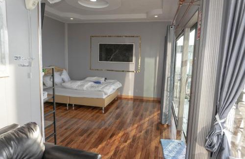 Lom Kao Chalet De Ski | บ้านนุสรา รีสอร์ท ภูทับเบิก