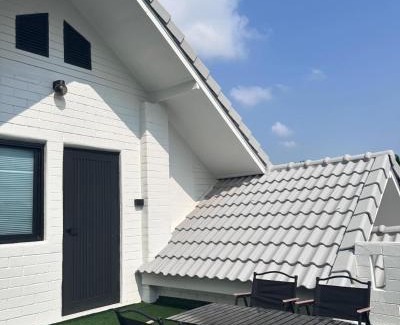 Rayong Maison | บ้านสมดุลมิตร Hidden Private White Brick House Rayong