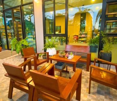 Ratchaburi Hôtel | บ้านสุขใจ สามใบเถา