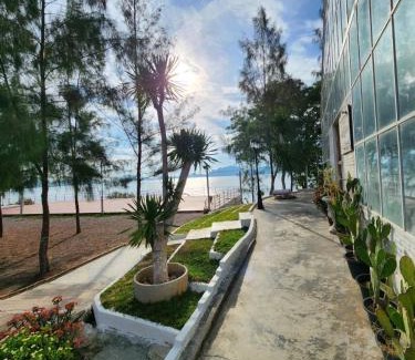 Pak Khlong Station Balnéaire | ภูผาหน้าเล PhuPha-NaLay Cafe'n Camping