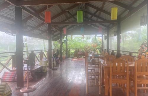 Ban Na Lit Et Petit-Déjeuner | สวรรค์บ้านนา คาเฟ่ ณ บ้านนา