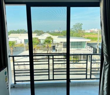 Ongkharak Hôtel | หลังมอรีสอร์ท