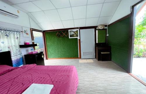Lan Dokmai Tok Maison | แพนด้าโฮมสเตย์ กาญจนบุรี