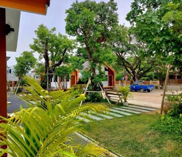 Somdet Appartement | แอทโฮมไร่พอดี รีสอร์ท At home raipordee resort