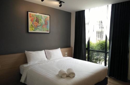 Yasothon Hôtel | โรงแรม เดอะโมเดล การ์เด้น