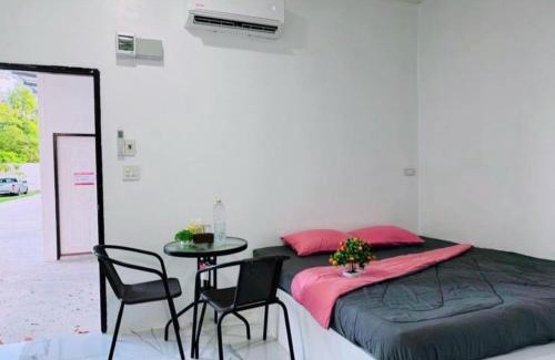 Photharam Hôtel | ไวท์เฮาส์โฮมสเตย์24ชั่วโมง