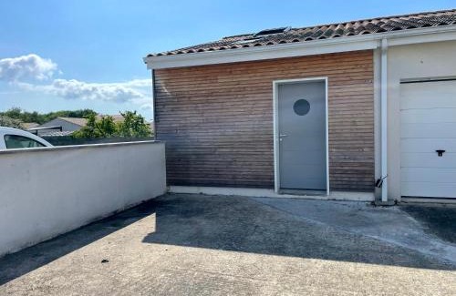 Saint-Medard-d'Aunis Appartement | ღ Les Lauriers Roses - Calme, Terrasse & Parking
