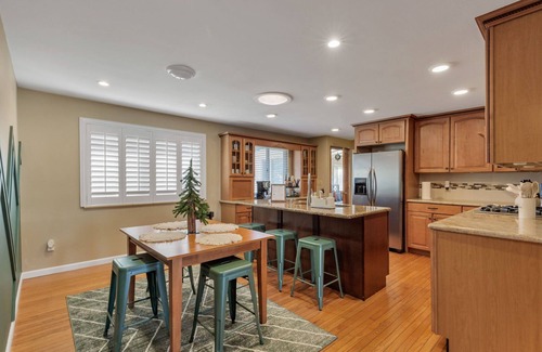 Northwest Arvada Maison | ᨒFIREHAUSᨒHotTubᨒCinemaᨒBBQᨒBadmintonᨒGames