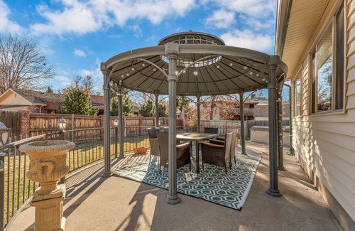 Northwest Arvada Maison | ᨒFIREHAUSᨒHotTubᨒCinemaᨒBBQᨒBadmintonᨒGames