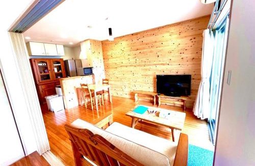 Okinawa Appartement | お子様連れ&動物好き大歓迎！産みたての卵を収穫体験できる宿