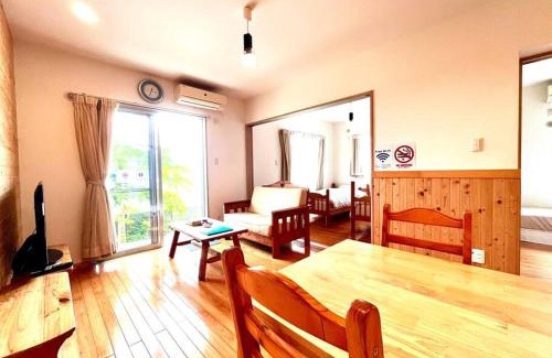 Okinawa Appartement | お子様連れ&動物好き大歓迎！産みたての卵を収穫体験できる宿