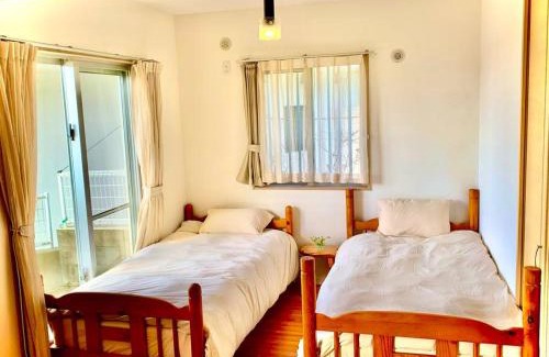 Okinawa Appartement | お子様連れ&動物好き大歓迎！産みたての卵を収穫体験できる宿