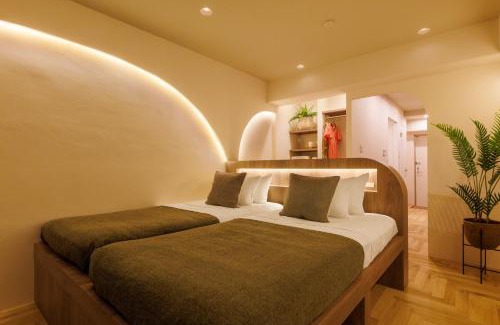Yonabaru Appartement | オーシャンビュー窓から見える景色を想い出にThe琉球タワー10A