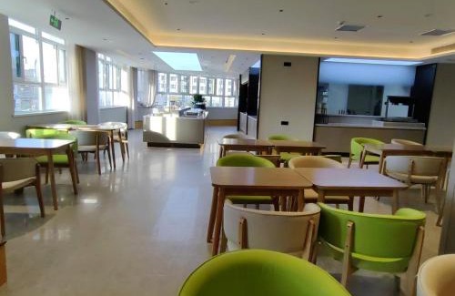 Korla Hôtel | 万信至格酒店库尔勒二师医院新四中店