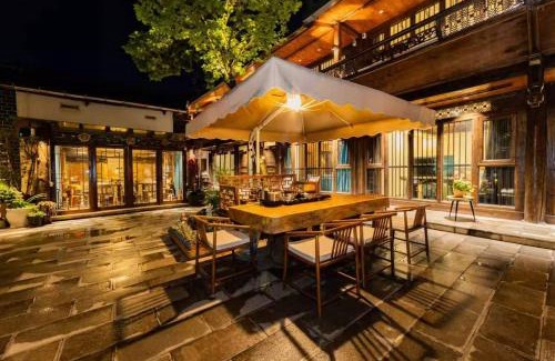 Dayan Old Town Maison | 丽江古城御府庭院客栈