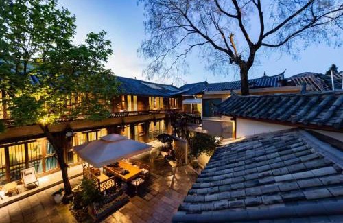 Dayan Old Town Maison | 丽江古城御府庭院客栈