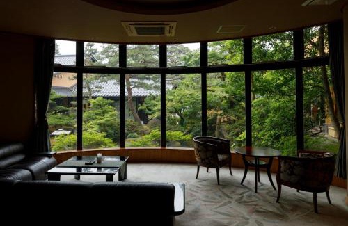 Tonami Hôtel | 人肌の宿 川金