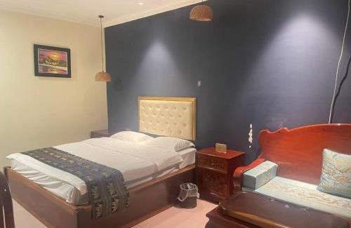 Santuk Hôtel | 兰鑫假日酒店