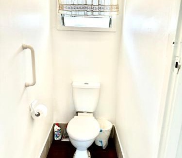 Upper Mount Gravatt Maison | 凤凰树下英式房