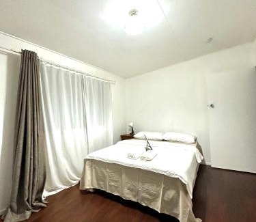 Upper Mount Gravatt Maison | 凤凰树下英式房