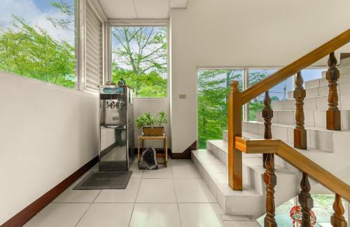 Puli Maison | 山水桃米旅店