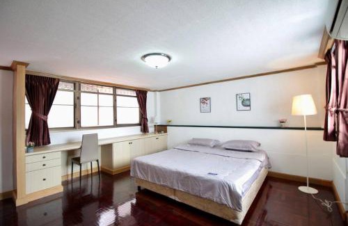 Ekkamai Villa | 曼谷市中心/Thong Lor/Ekkamai/6卧花园泳池小区联排别墅