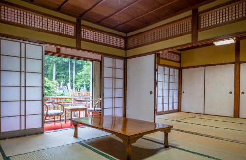 Tenkawa Hôtel | 洞川温泉湯宿丸文