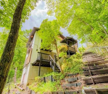 Kusatsu Onsen Maison | 源泉掛け流し温泉付き貸別荘-Private hot spring & Private house! - THE LOOKOUT KUSATSU