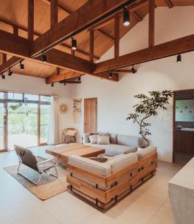 Ichinomiya Maison | 絶景田園と風を感じる癒しの一棟貸しSawah東浪見